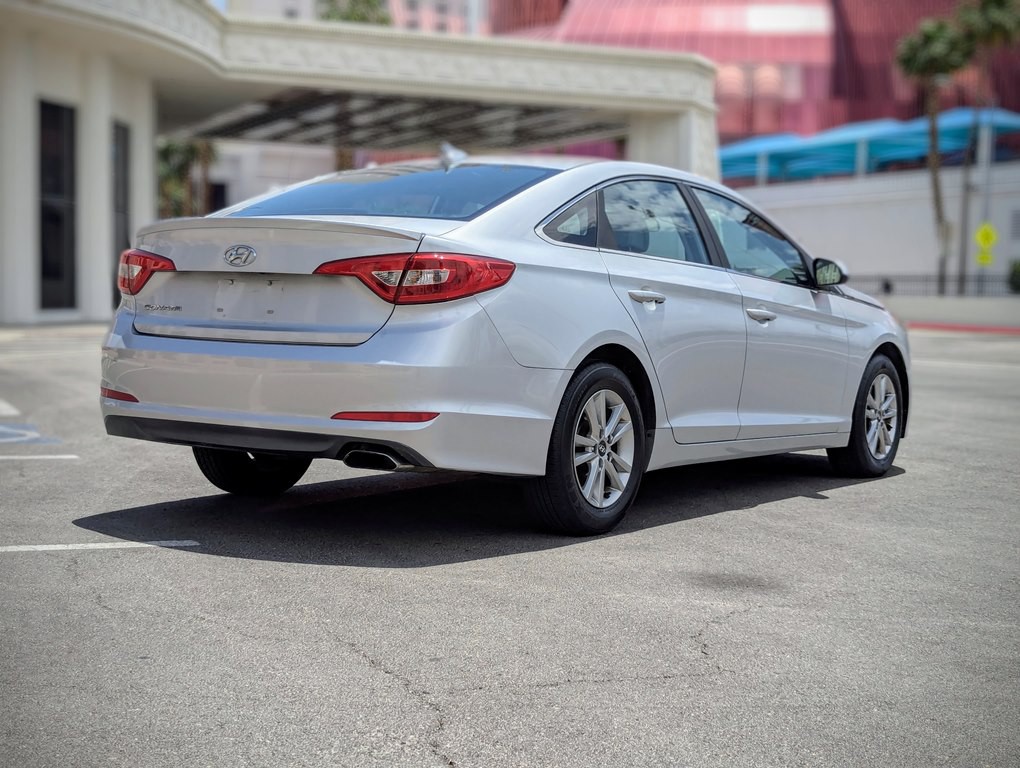 2015 Hyundai Sonata Image 3