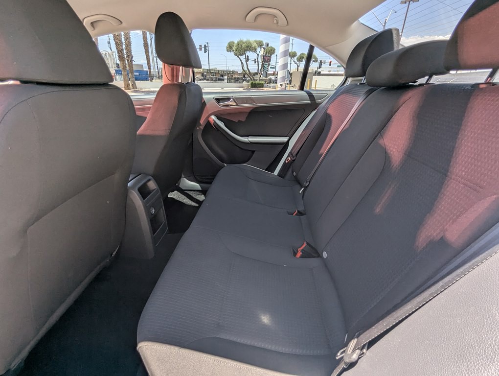 2015 Volkswagen Jetta Image 9