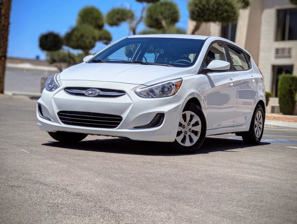 2017 Hyundai Accent Image 1