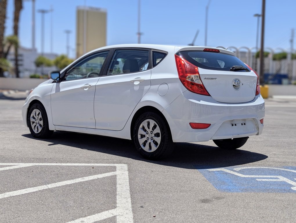 2017 Hyundai Accent Image 3