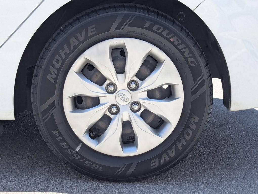 2017 Hyundai Accent Image 10