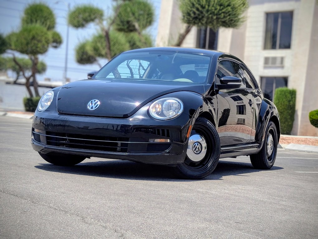 2015 Volkswagen Beetle Image 1