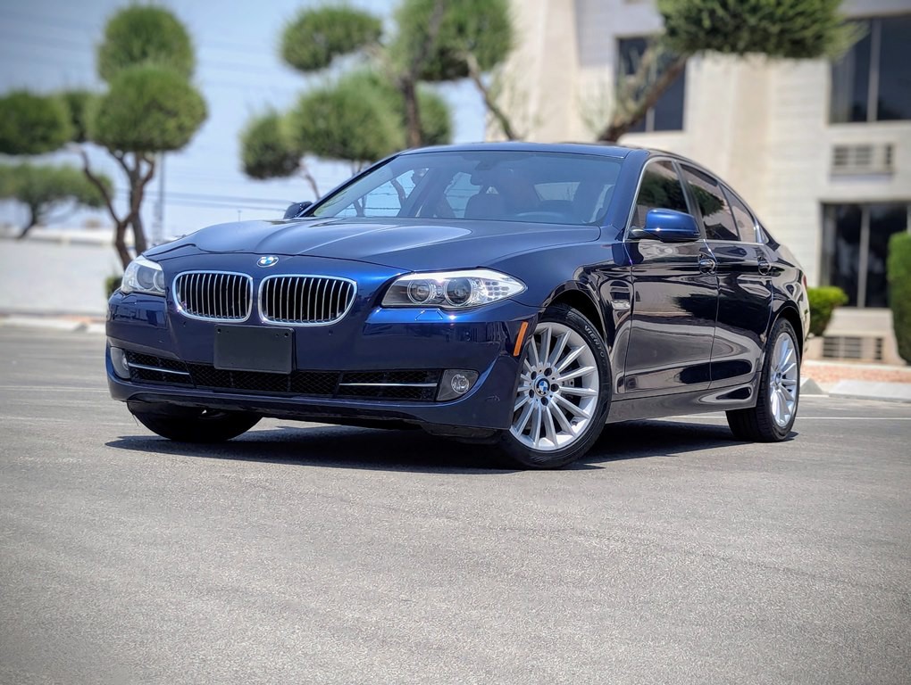 2013 BMW 5 Series Image 1