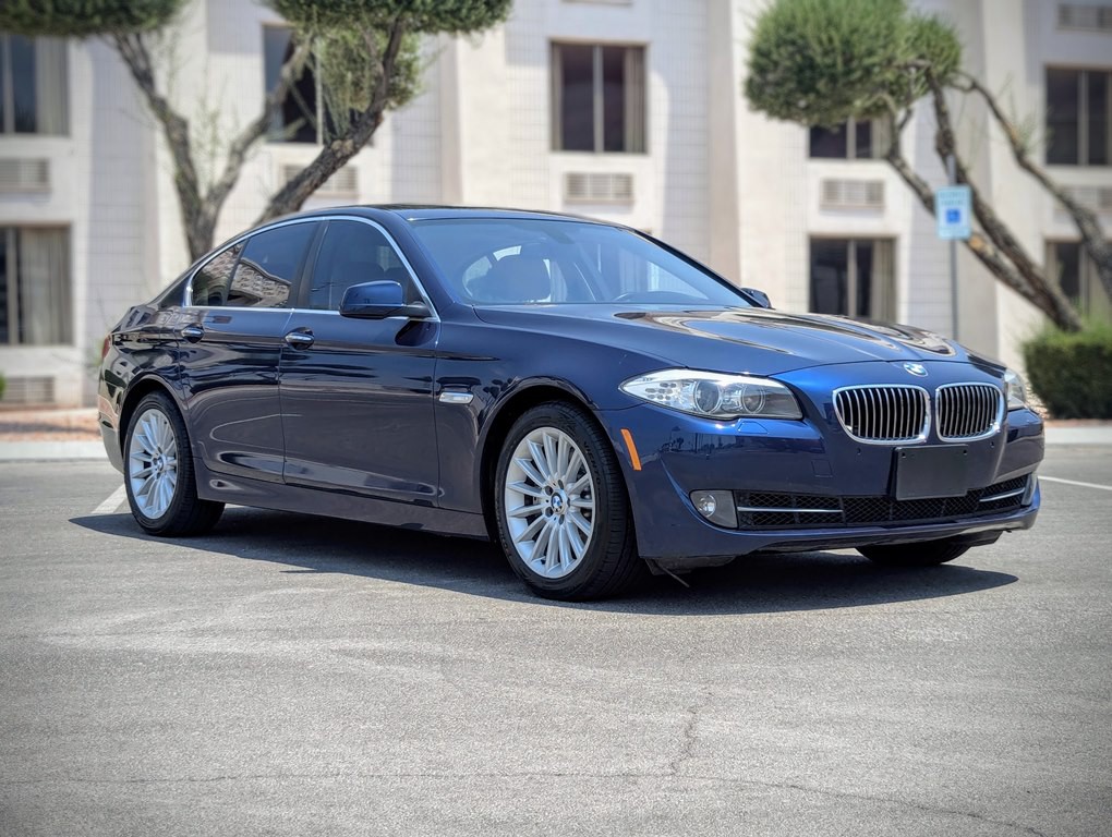 2013 BMW 5 Series Image 2