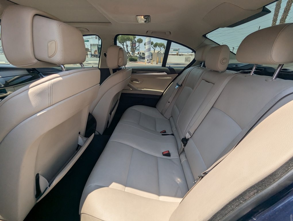 2013 BMW 5 Series Image 9