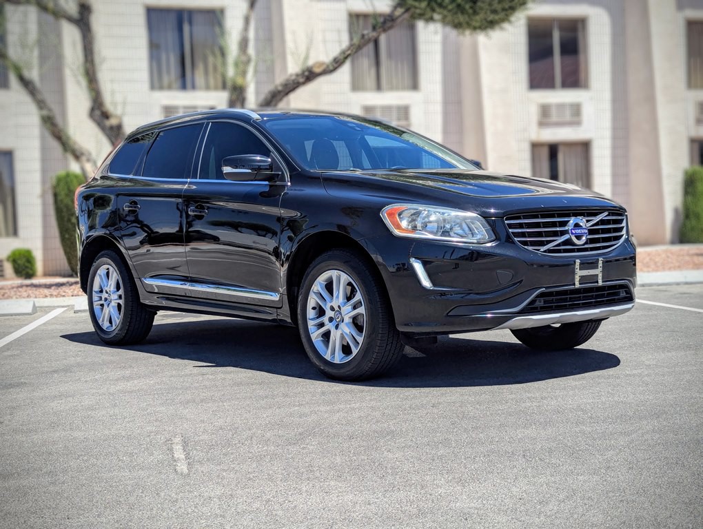 2016 Volvo XC60 Image 2