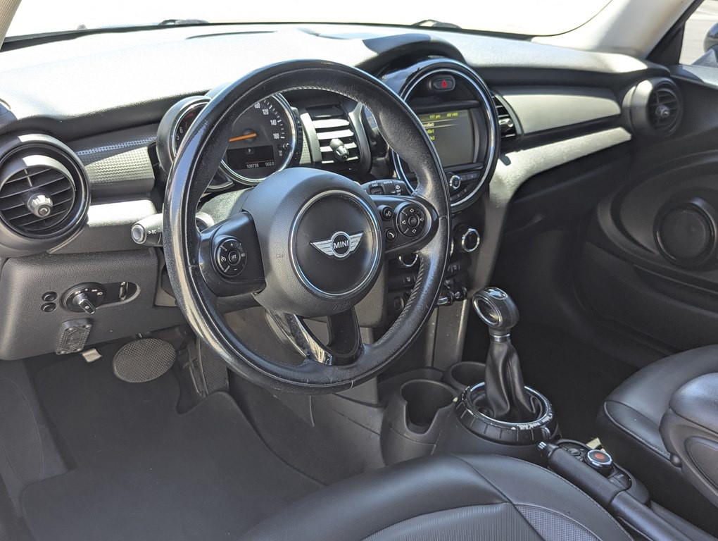 2015 MINI Cooper Image 7