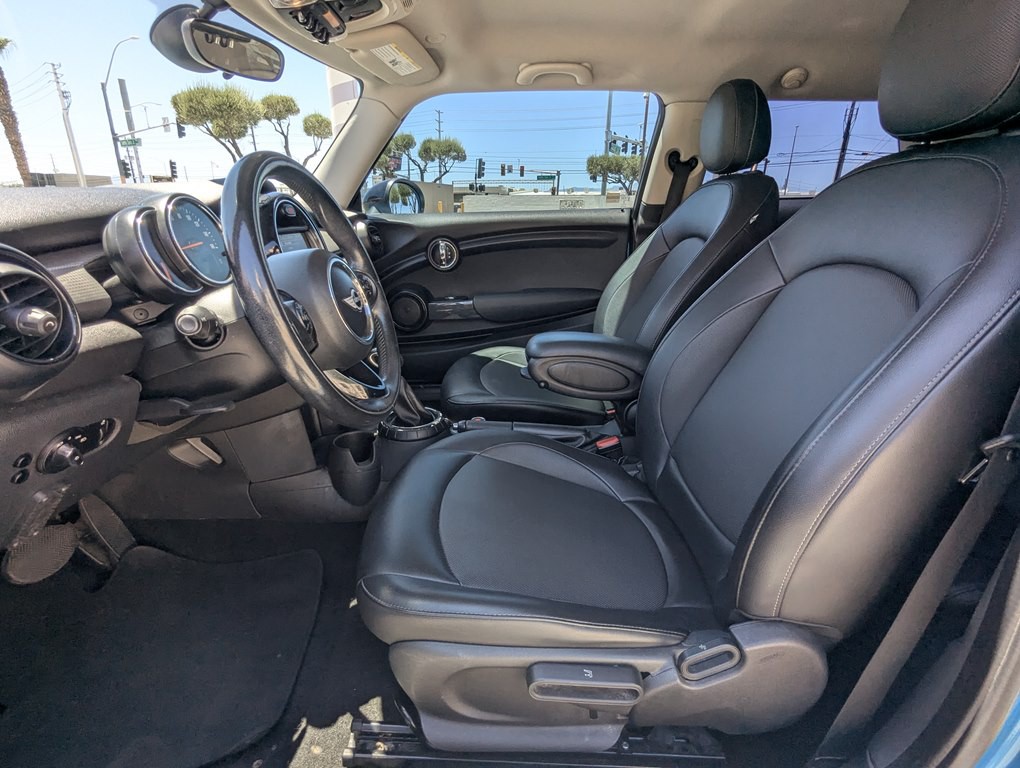 2015 MINI Cooper Image 8