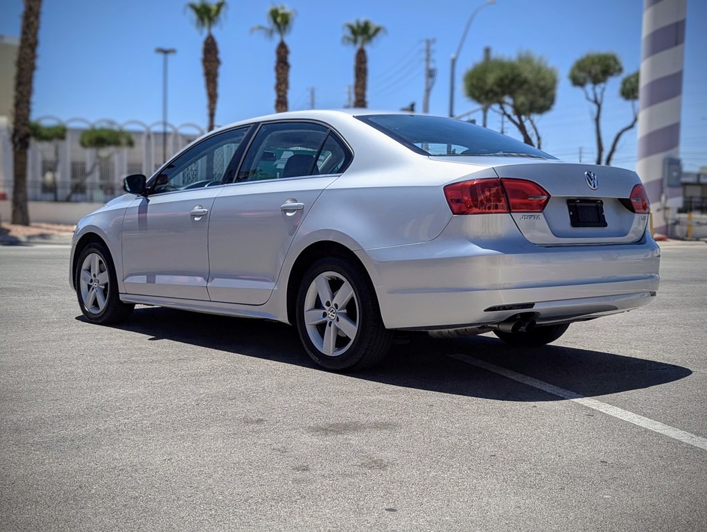 2013 Volkswagen Jetta Image 4