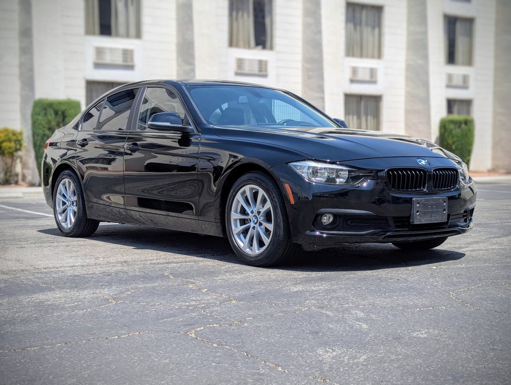 2017 BMW 3 Series Image 2