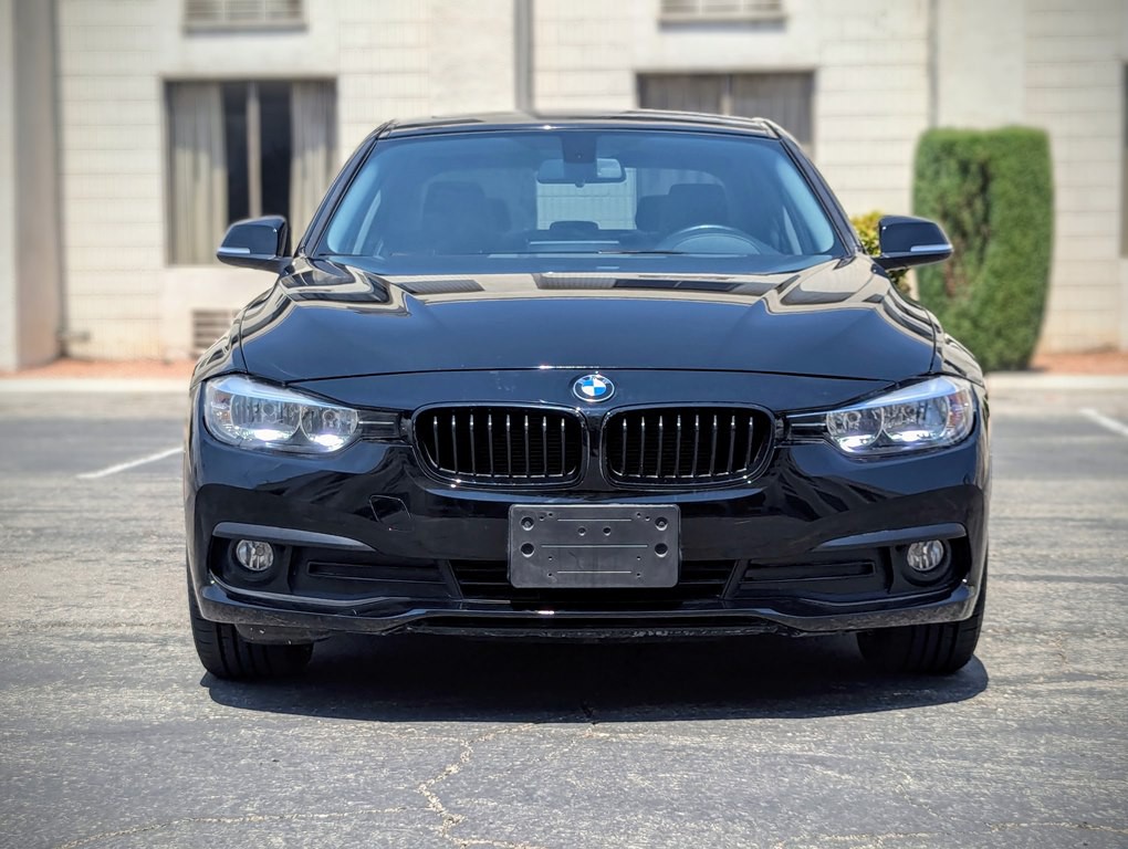2017 BMW 3 Series Image 5