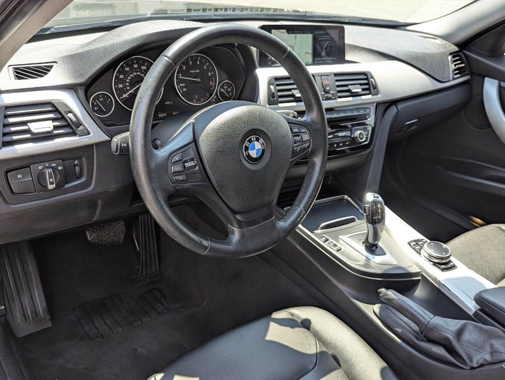 2017 BMW 3 Series Image 7