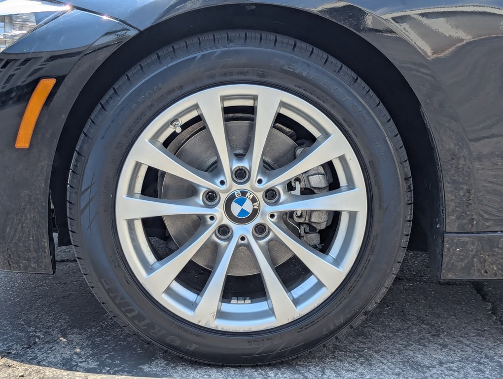 2017 BMW 3 Series Image 10
