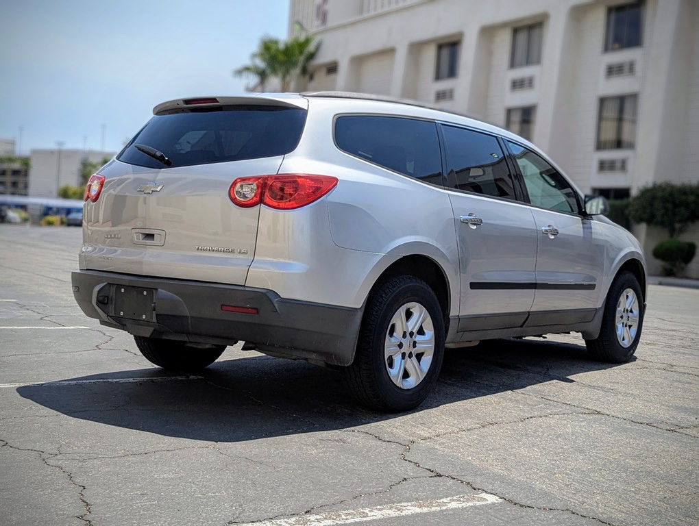 2012 Chevrolet Traverse Image 3