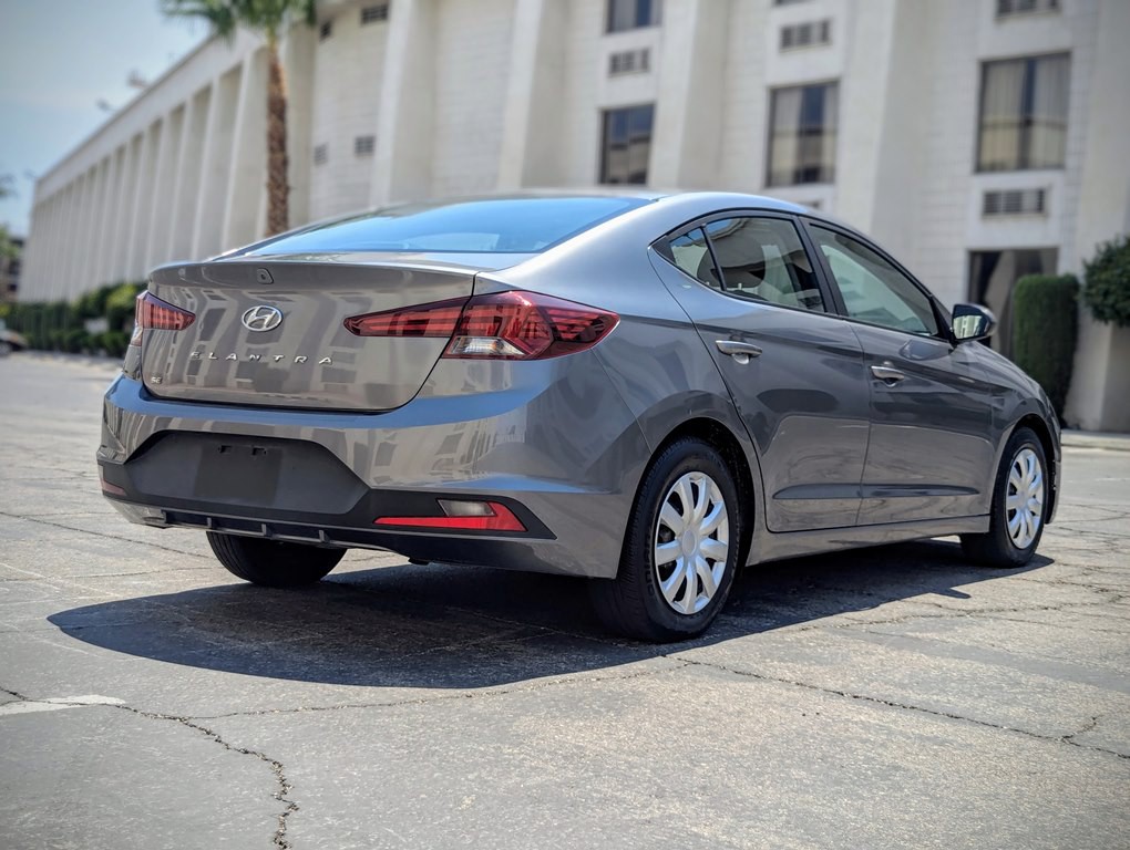 2019 Hyundai Elantra Image 3