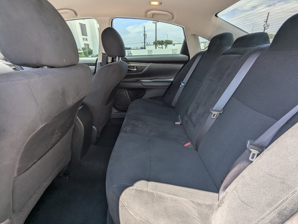 2015 Nissan Altima Image 9