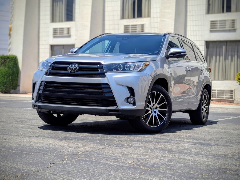 2018 Toyota Highlander Image 1