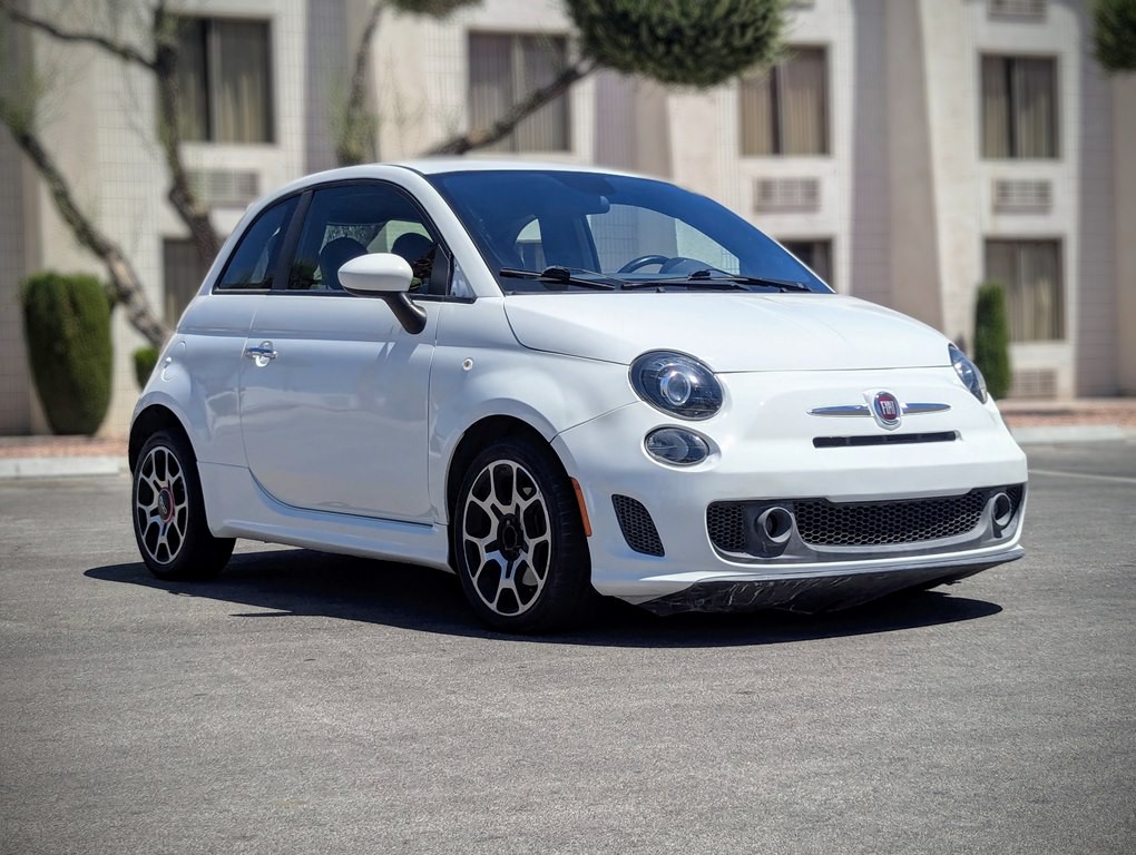 2015 FIAT 500 Image 2