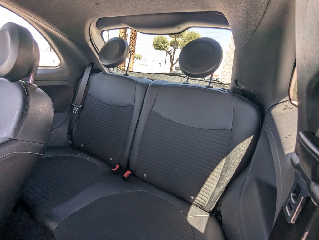 2015 FIAT 500 Image 9