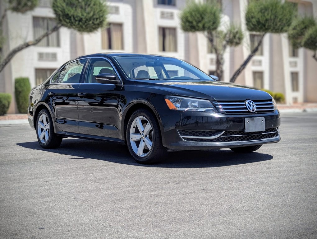 2012 Volkswagen Passat Image 2