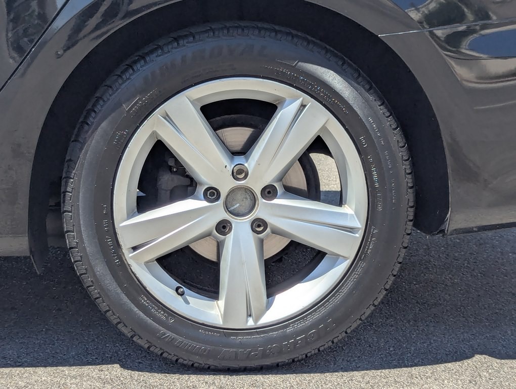 2012 Volkswagen Passat Image 10