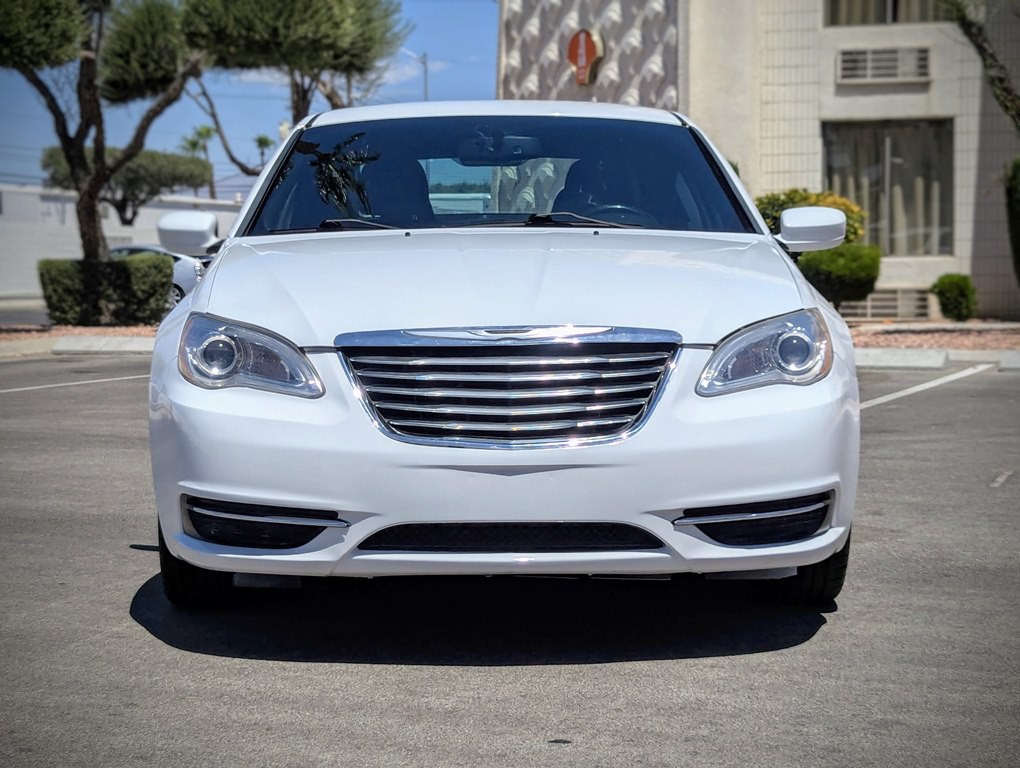 2014 Chrysler 200 Image 5