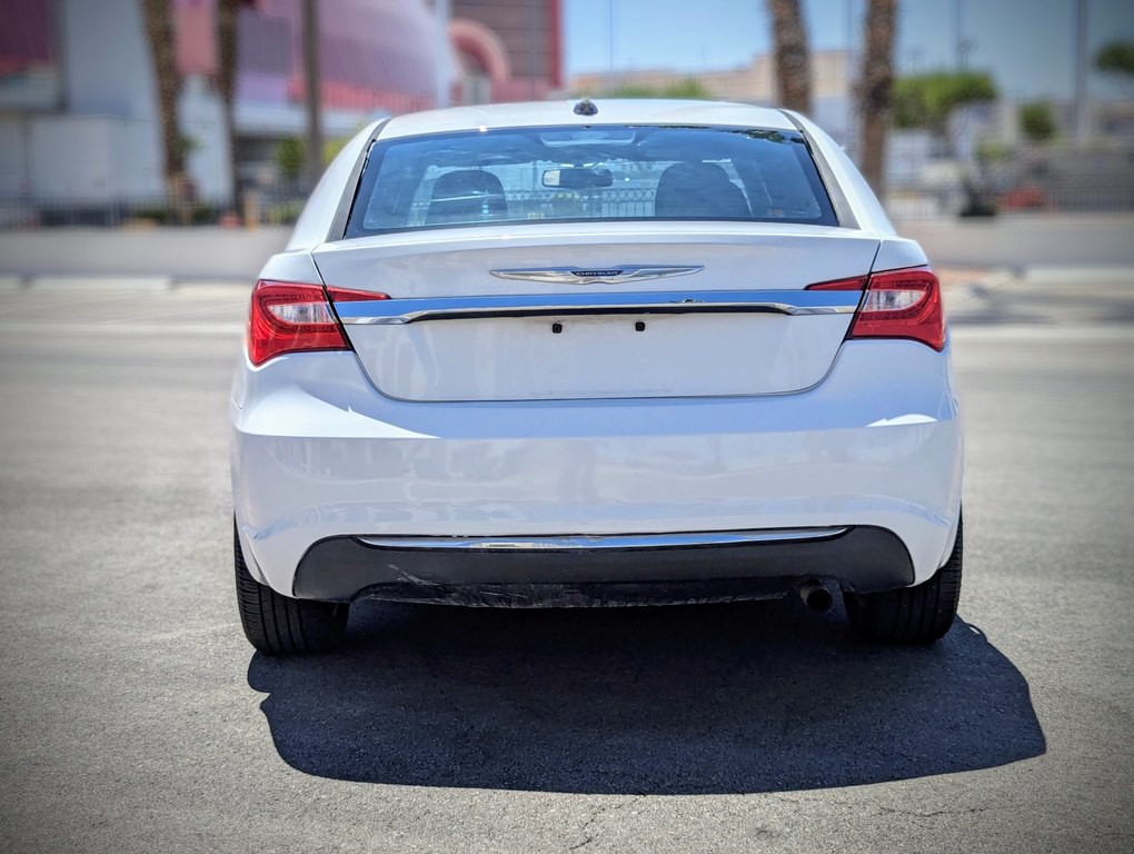 2014 Chrysler 200 Image 6