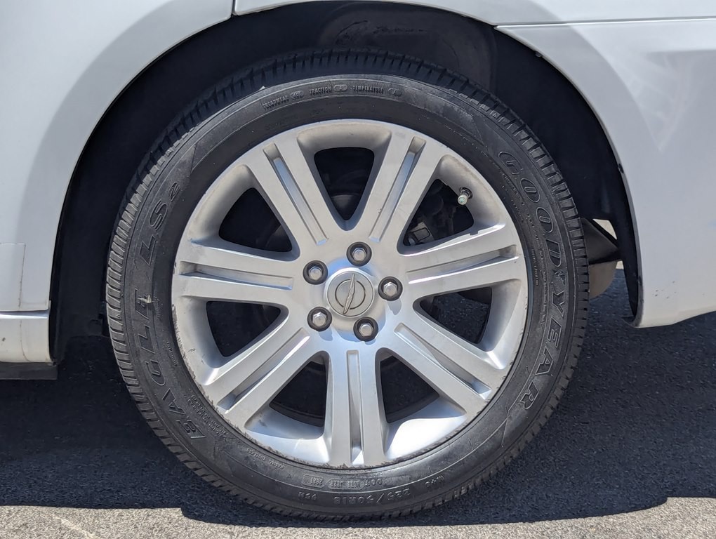 2014 Chrysler 200 Image 10