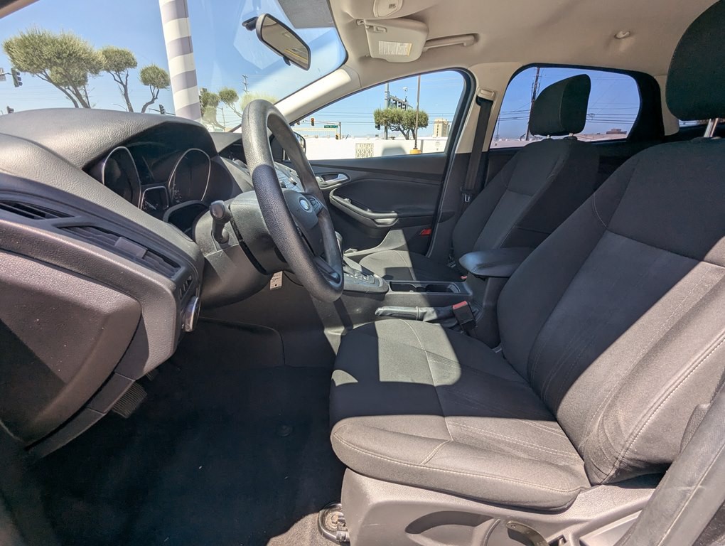 2017 Ford Focus Image 8