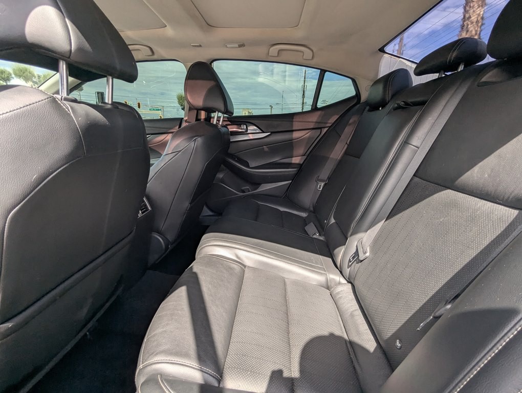 2016 Nissan Maxima Image 8