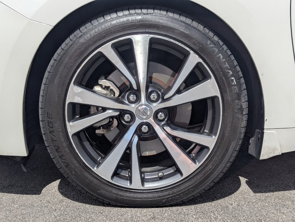 2016 Nissan Maxima Image 9