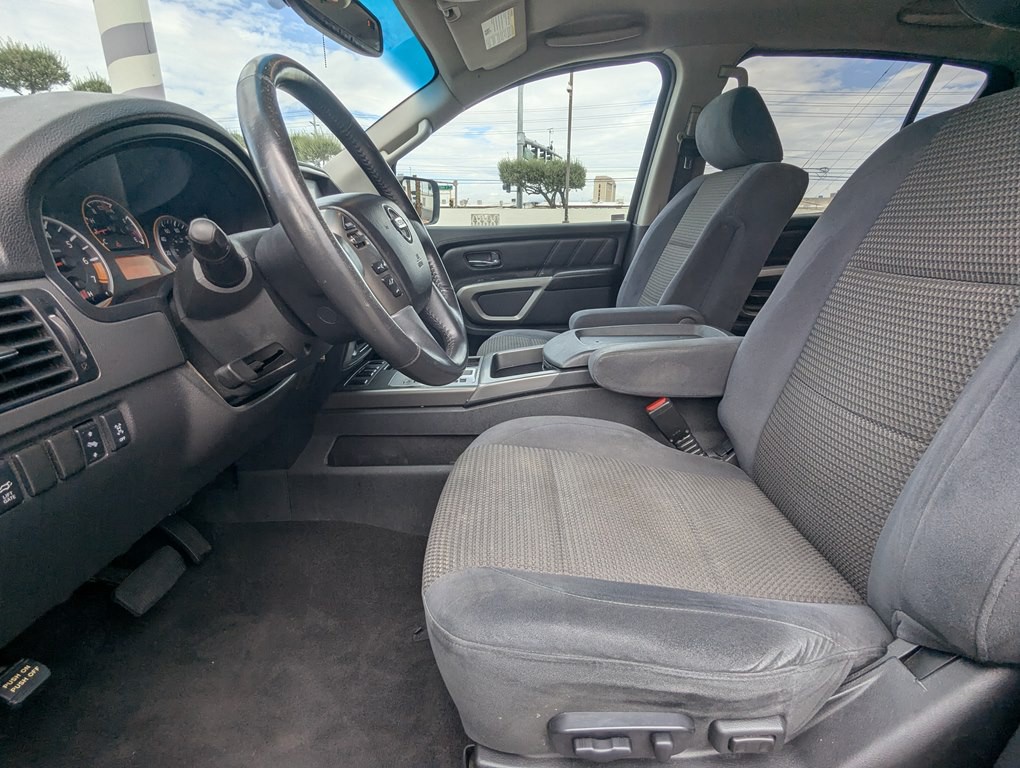 2015 Nissan Armada Image 8
