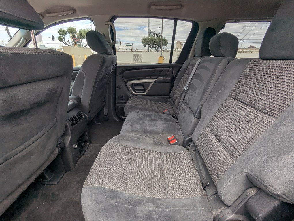 2015 Nissan Armada Image 9