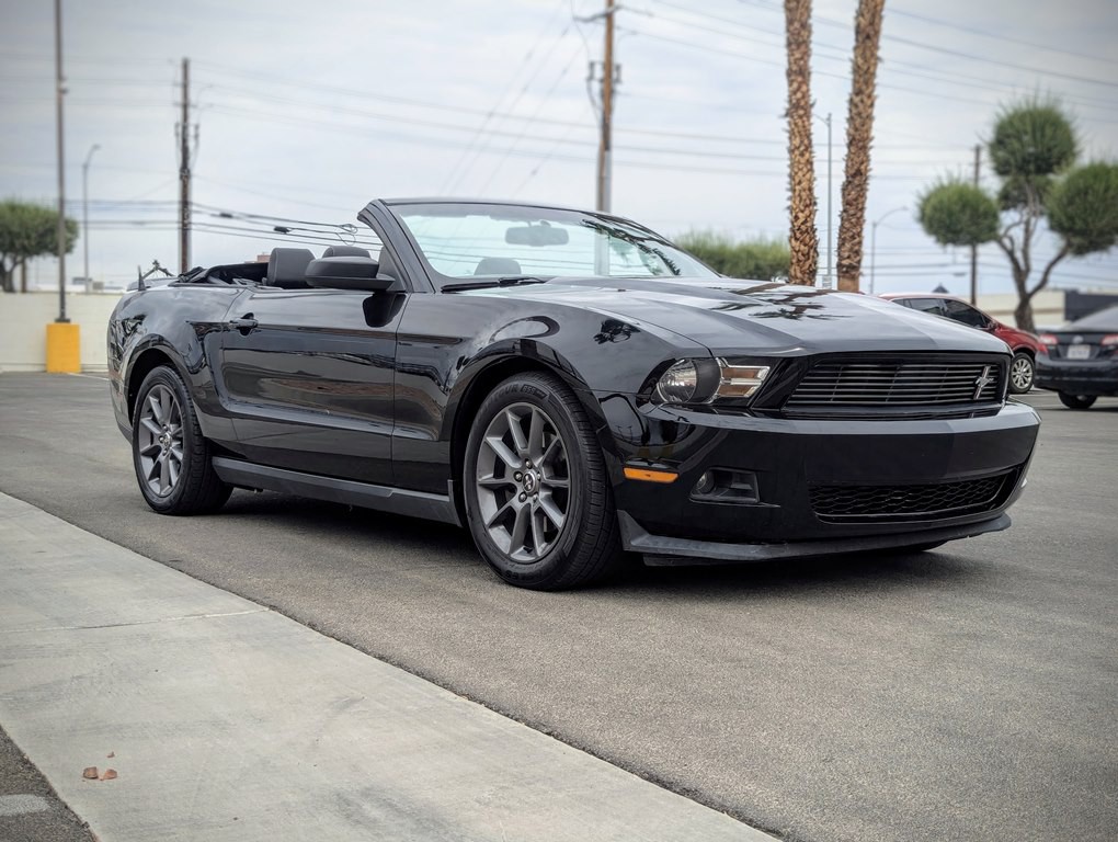 2011 Ford Mustang Image 3