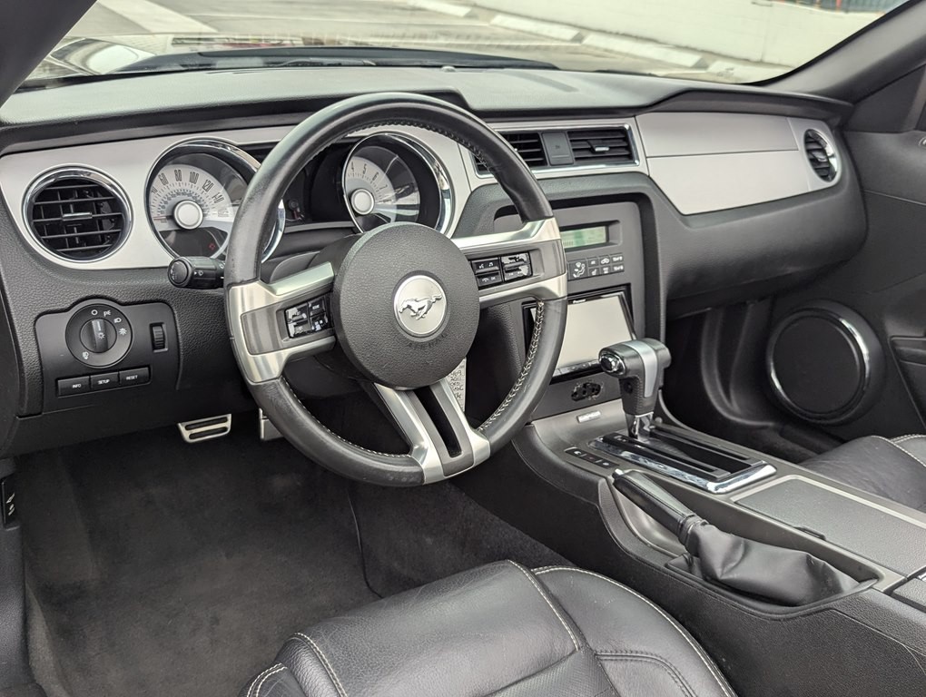 2011 Ford Mustang Image 9