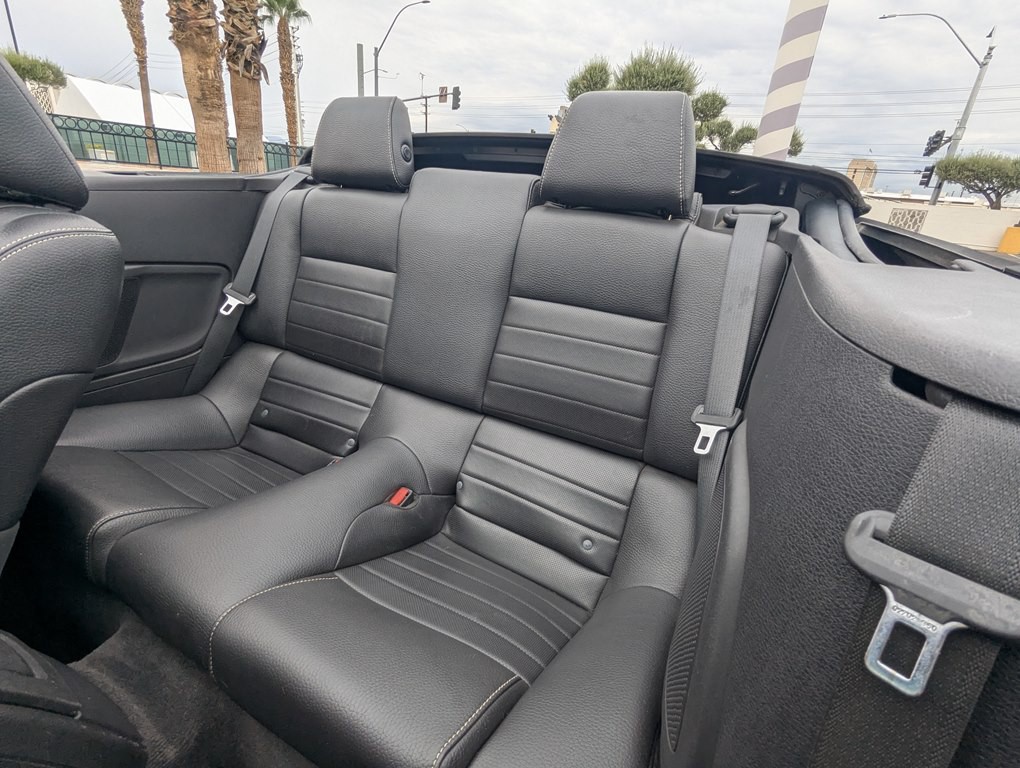 2011 Ford Mustang Image 11
