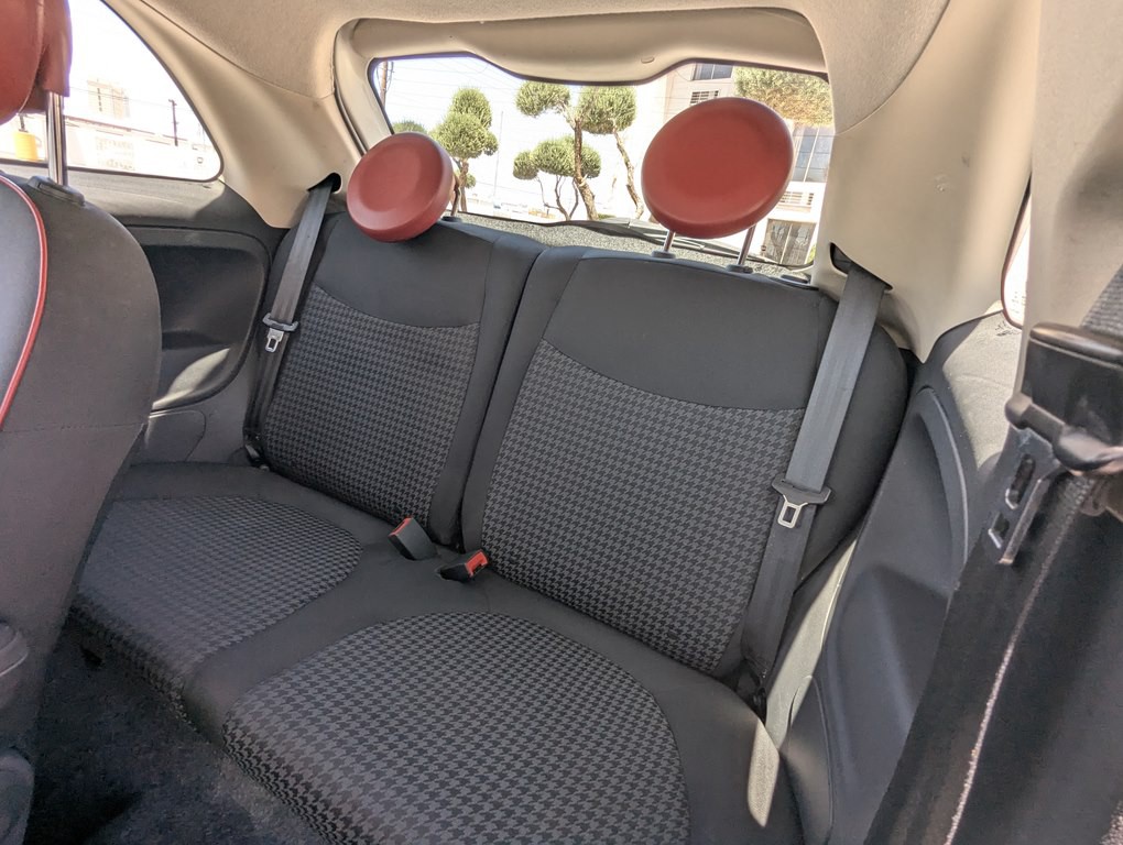 2016 FIAT 500 Image 9
