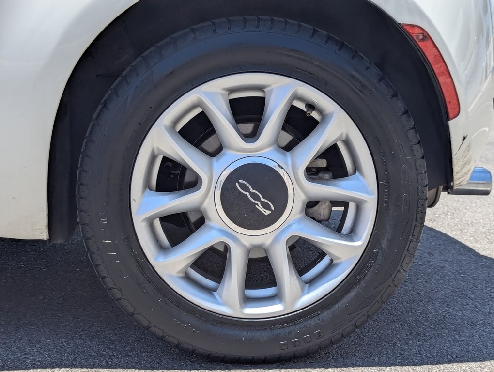 2016 FIAT 500 Image 10