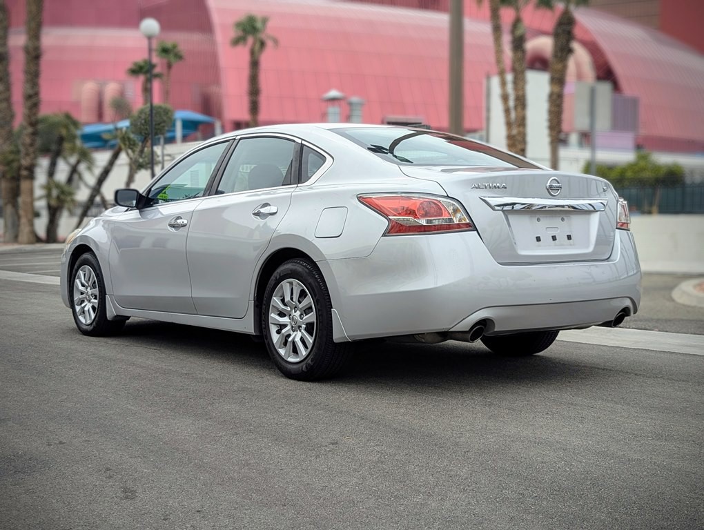 2015 Nissan Altima Image 4