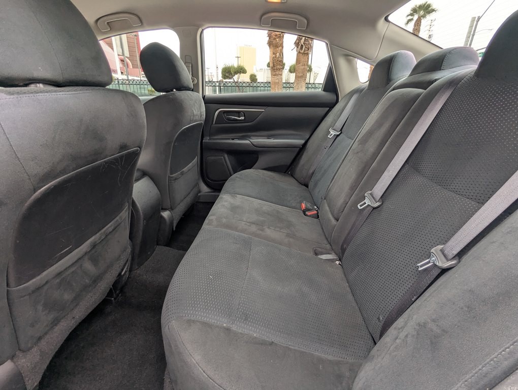 2015 Nissan Altima Image 9