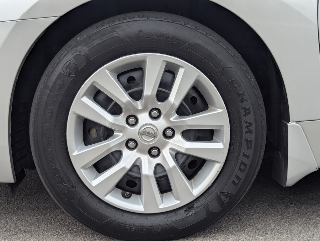 2015 Nissan Altima Image 10