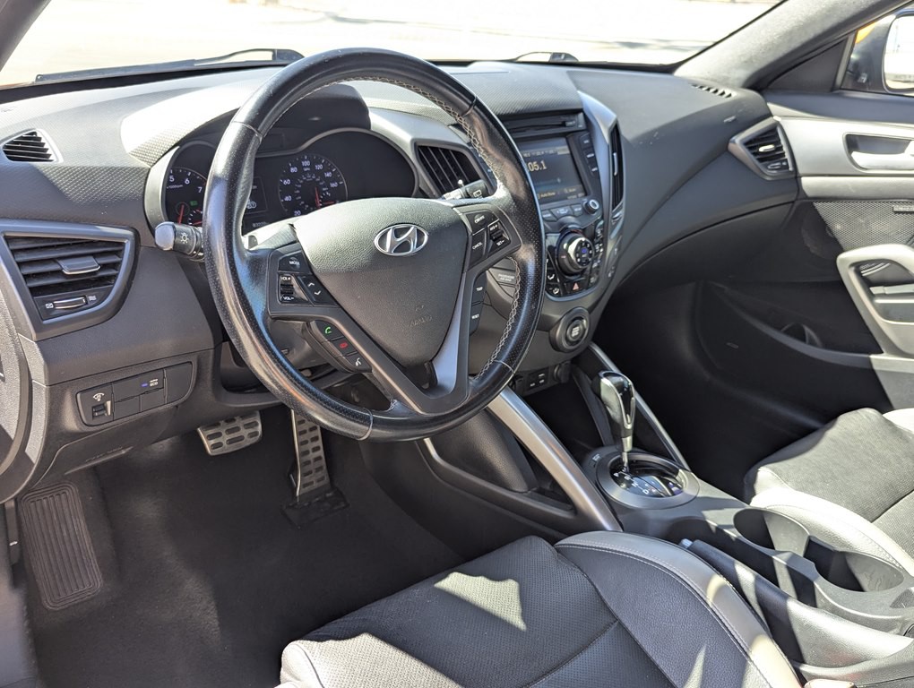 2016 Hyundai Veloster Image 5