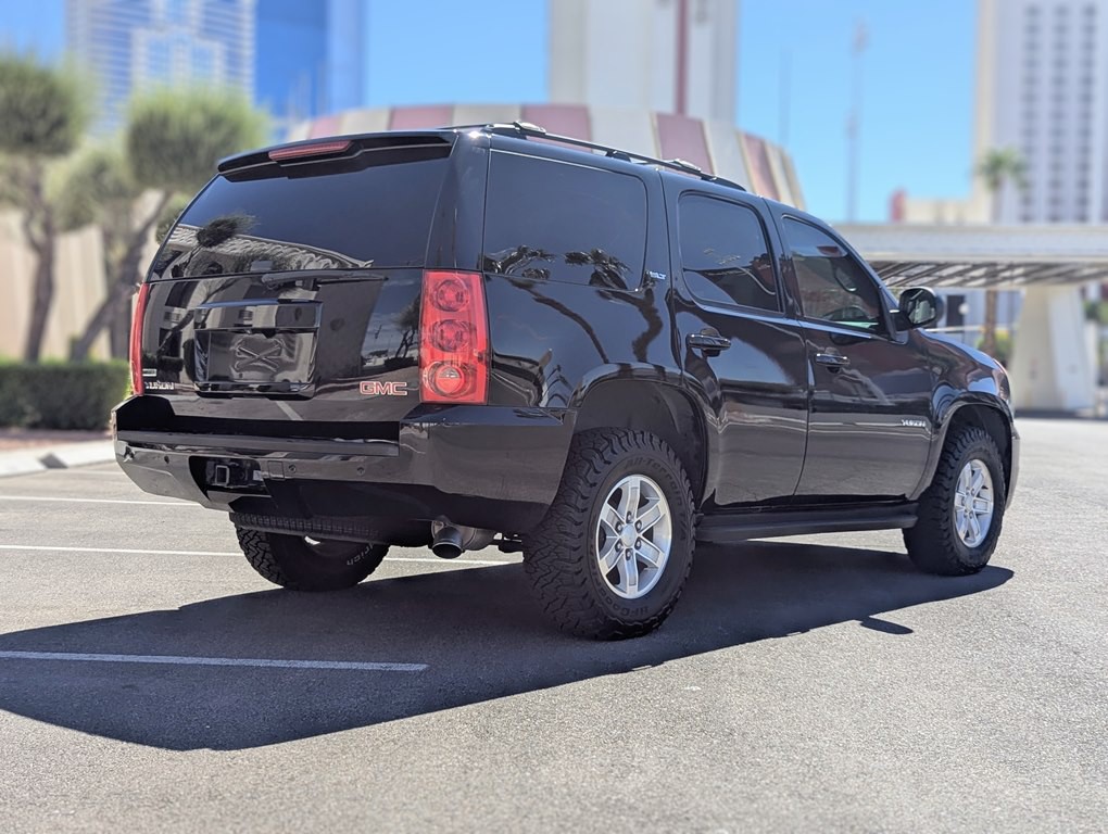 2011 GMC Yukon Image 3