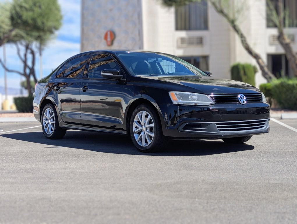2011 Volkswagen Jetta Image 2