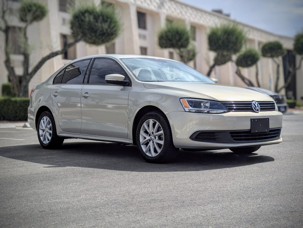 2011 Volkswagen Jetta Image 2