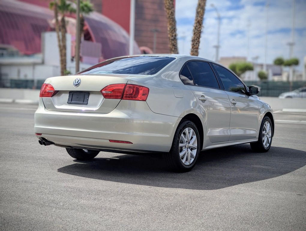 2011 Volkswagen Jetta Image 3
