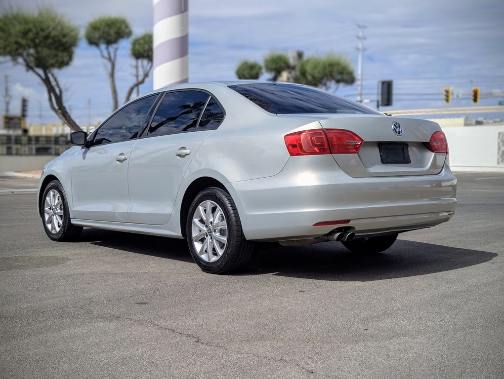 2011 Volkswagen Jetta Image 4