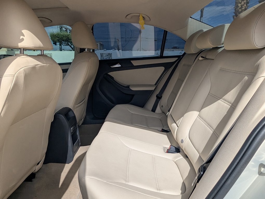 2011 Volkswagen Jetta Image 9