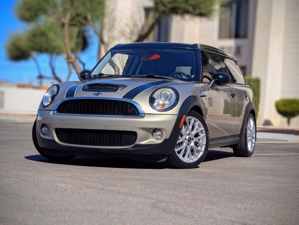 2010 MINI Cooper Clubman Image 1