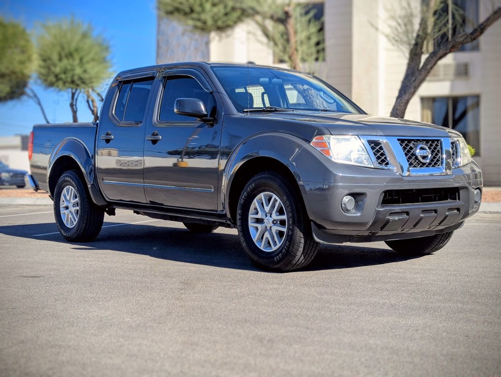 2015 Nissan Frontier Image 2